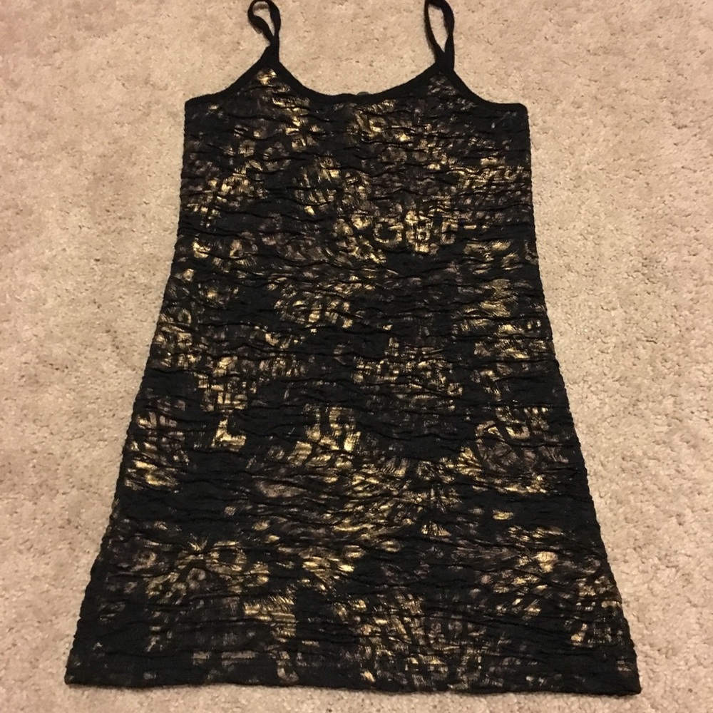 BKE Boutique black and gold XS tank
